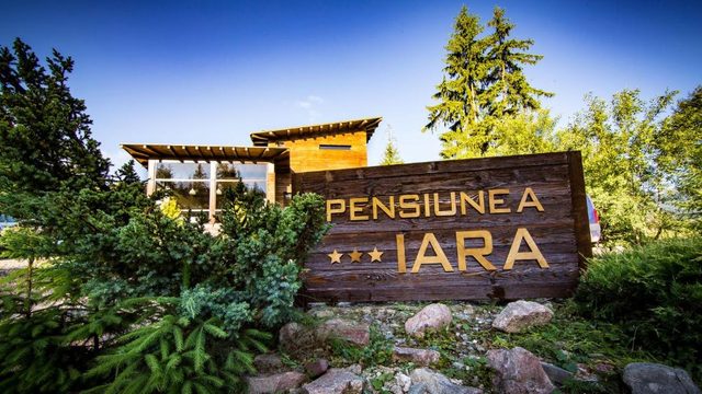 Pensiunea Iara – at the entrance